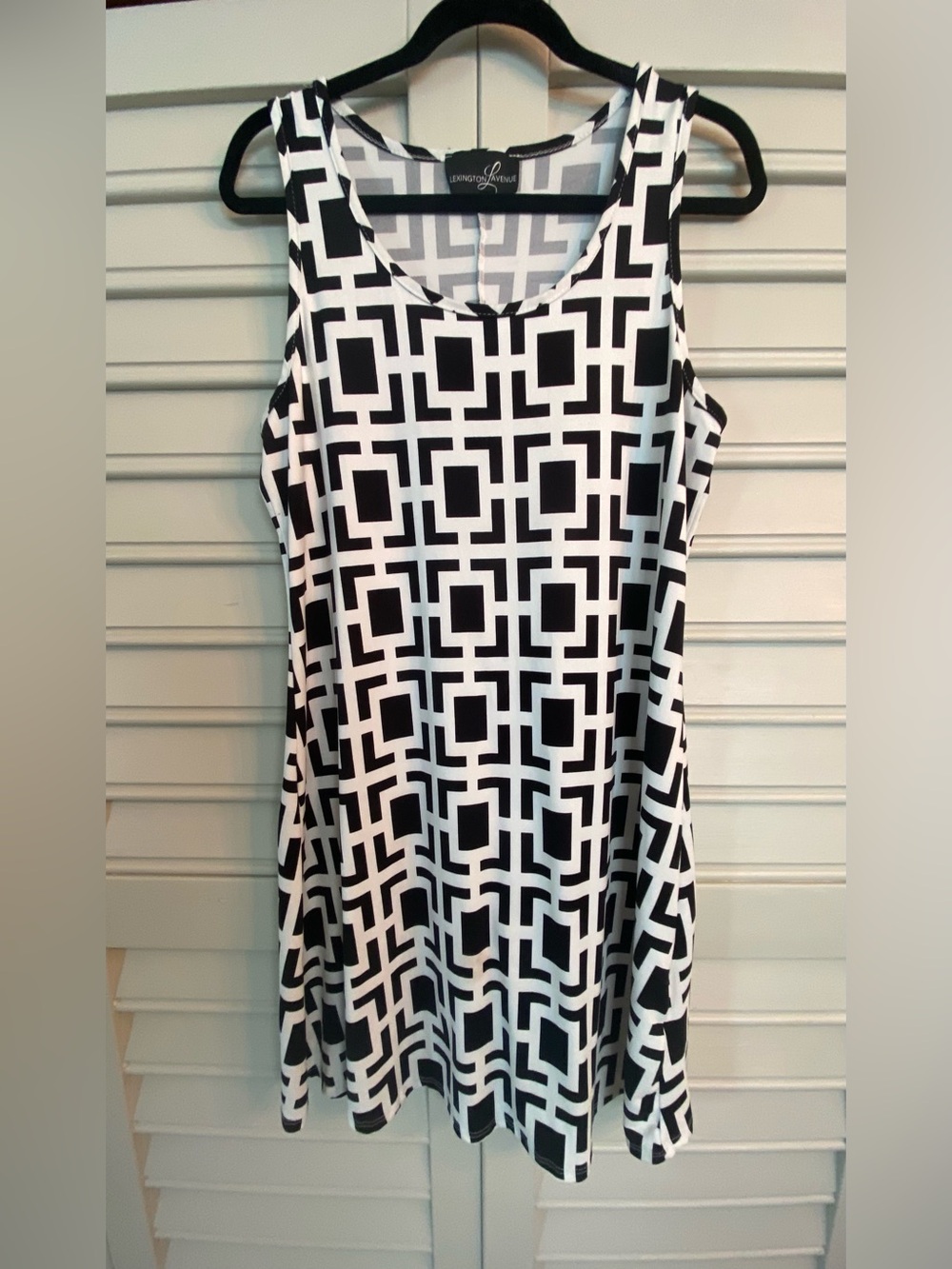 Sleeveless Black & White Geometric Print Dress